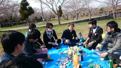 研究室合同お花見会を行いました